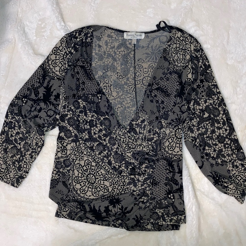 Long sleeve lace shirt